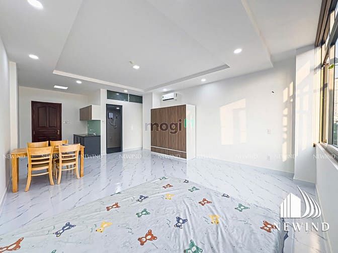 Hình ảnh Studio mới keng. Ngập tràn ánh sáng. Cửa sổ trời siêu to. Gần SECC#Q7