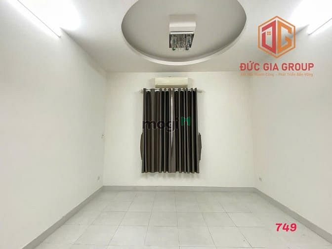 Hình ảnh Bán nhà mặt tiền đường D9; KDC D2D; 1 trệt 3 lầu 286m2 sàn giá 11.5 tỷ