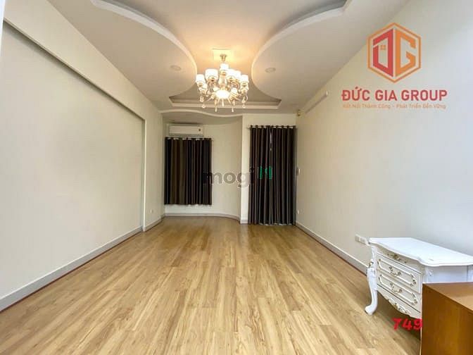 Hình ảnh Bán nhà mặt tiền đường D9; KDC D2D; 1 trệt 3 lầu 286m2 sàn giá 11.5 tỷ