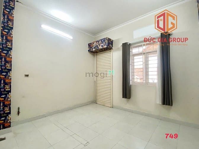 Hình ảnh Bán nhà mặt tiền đường D9; KDC D2D; 1 trệt 3 lầu 286m2 sàn giá 11.5 tỷ