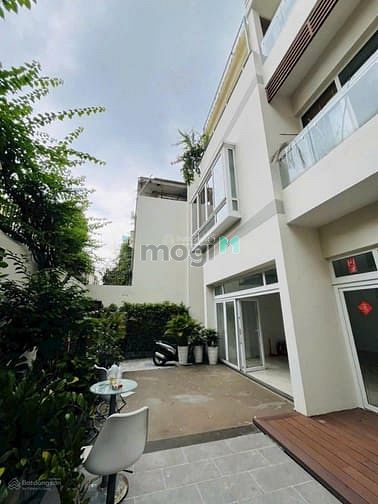 Hình ảnh Biệt Thự 3 Tầng Thự Khuôn Đất Rất Đẹp 14x18 Đường Lê Văn Sỹ Quận 3