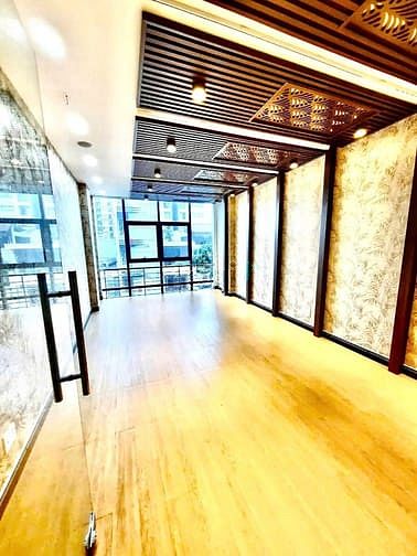 Hình ảnh Siêu phẩm nhà mặt tiền ốp kính