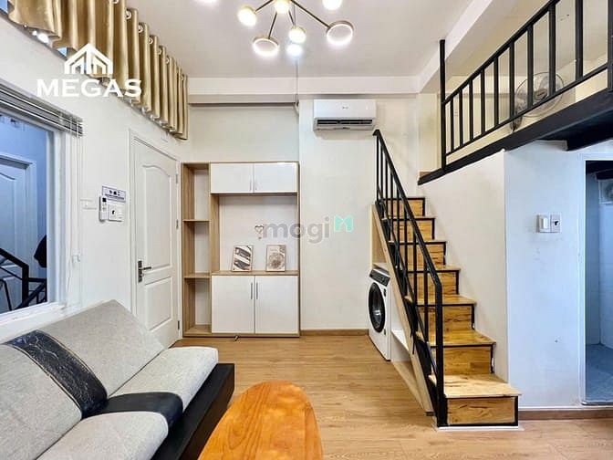 Hình ảnh Cho thuê căn DUPLEX siêu rộng ngay vòng xoay Dân Chủ - Quận 3