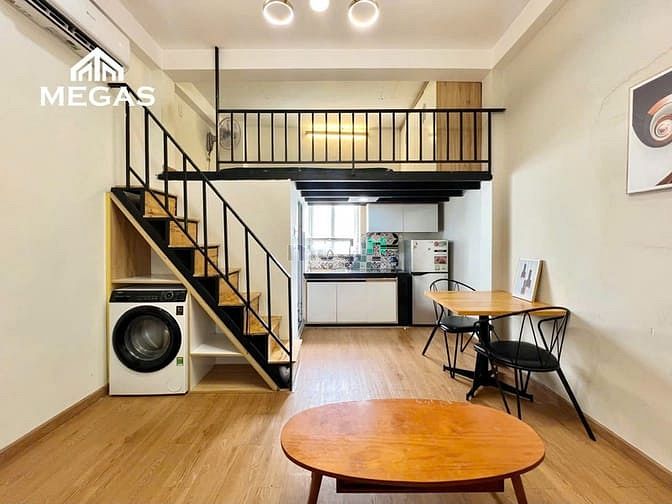 Hình ảnh Cho thuê căn DUPLEX siêu rộng ngay vòng xoay Dân Chủ - Quận 3