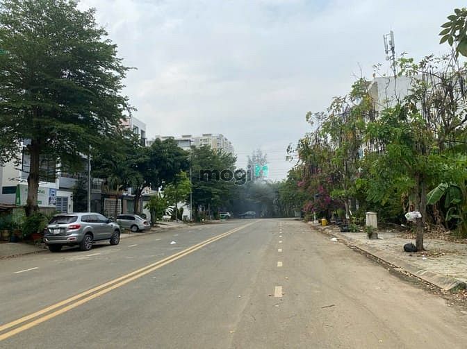 Hình ảnh Bán lô đất góc 2 mặt tiền đường 25m