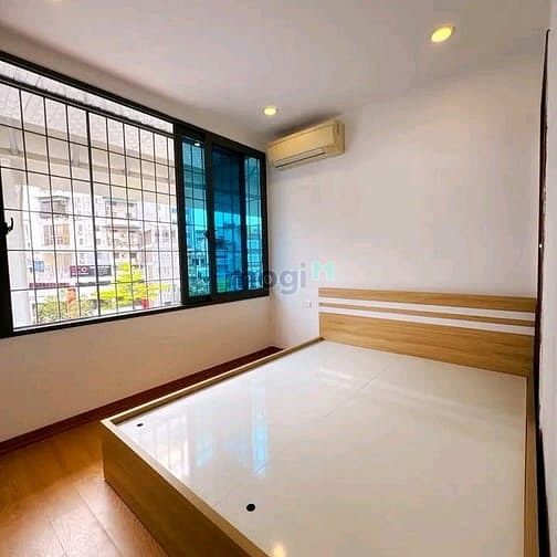 Hình ảnh Chính chủ Bán Căn Hộ Tập Thể Tầng 5  Mặt Đường  trường chinh