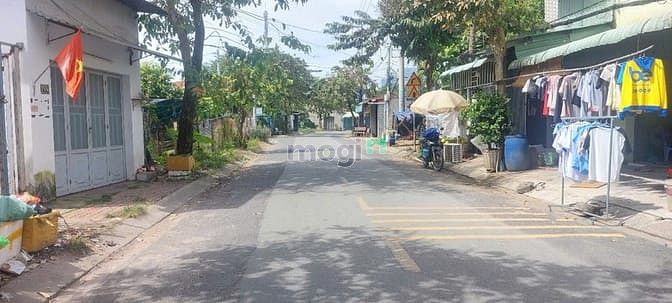 Hình ảnh Đất shr mt Lê Thị Kim kdbb Gần Ngã4 hóc môm