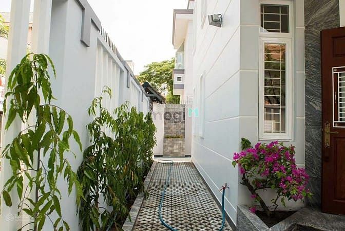 Hình ảnh Cho thuê biệt thự góc 2 MT Đường Số 30 Phường Tân Phong Quận 7