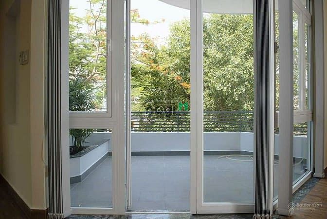 Hình ảnh Cho thuê biệt thự góc 2 MT Đường Số 30 Phường Tân Phong Quận 7