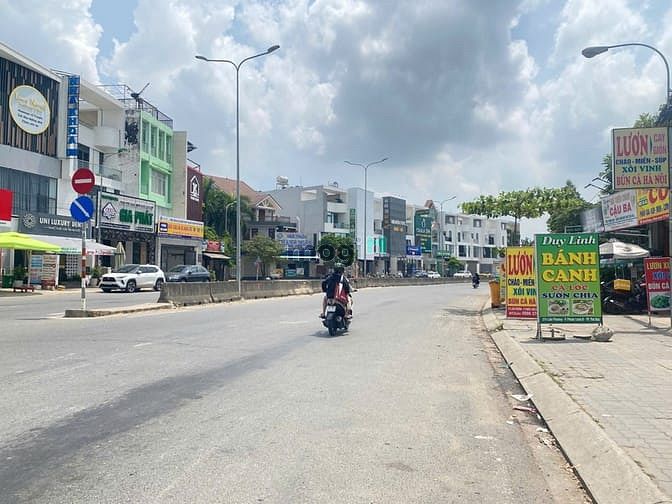 Hình ảnh Bán đất Góc 2mt liên phường Dt 724m2 ngang 20m2 Giá 150tr/m2