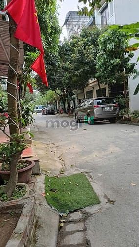 Hình ảnh bán đất phân lô liền kề Mậu Lương- 50m2 giá 10,3 tỷ, đất vuông k lỗi
