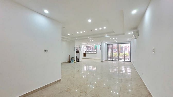 Hình ảnh Cho thuê mặt bằng Shop Scenic Valley 1, 100m2, sàn trống làm văn phòng
