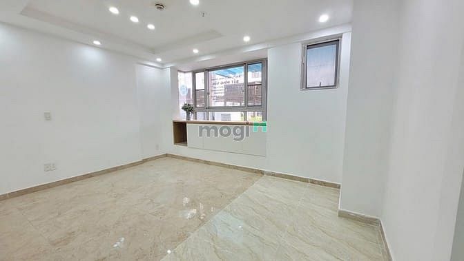 Hình ảnh Cho thuê mặt bằng Shop Scenic Valley 1, 100m2, sàn trống làm văn phòng
