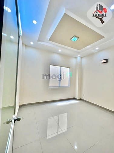 Hình ảnh Nhà (4m x 16m) 3 lầu 5 phòng ngủ, đường Lê Văn Quới