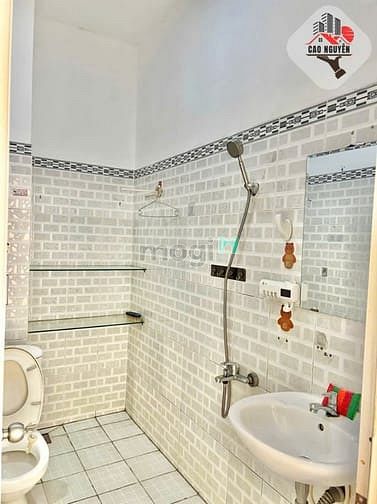 Hình ảnh Nhà (4m x 16m) 3 lầu 5 phòng ngủ, đường Lê Văn Quới