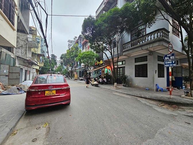 Hình ảnh Bán đất phân lô cao cấp – Khu 918 Phúc Đồng – Vỉa hè – Kinh doanh