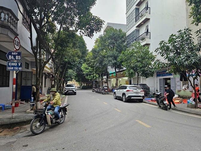 Hình ảnh Bán đất phân lô cao cấp – Khu 918 Phúc Đồng – Vỉa hè – Kinh doanh