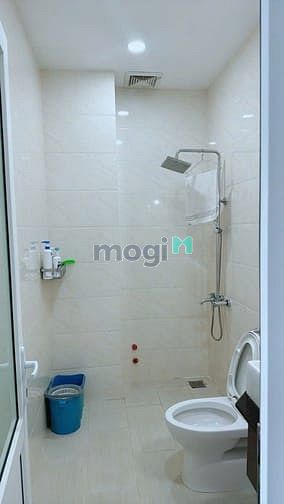 Hình ảnh Cho thuê nhà nguyên căn 3 lầu view thoáng đẹp 4PN giá cực rẻ 15Tr/th