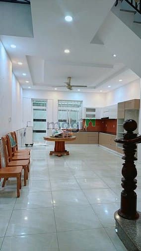 Hình ảnh Cho thuê nhà nguyên căn 3 lầu view thoáng đẹp 4PN giá cực rẻ 15Tr/th