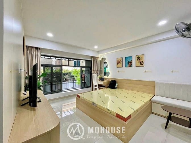 Hình ảnh Cho thuê CHDV tách bếp, ban công - Full nt mới 100% ngay khu Sân Bay