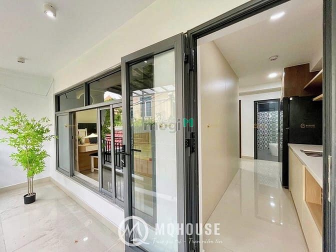 Hình ảnh Cho thuê CHDV tách bếp, ban công - Full nt mới 100% ngay khu Sân Bay