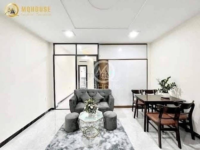 Hình ảnh Cho thuê CHDV 1PN BAN CÔNG ngay Hoàng Hoa Thám, Tân Bình