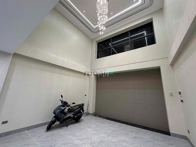 Hình ảnh Cho thuê nhà mặt ngõ kinh doanh  Nguyễn Văn Cừ - Long Biiển 3 tâng