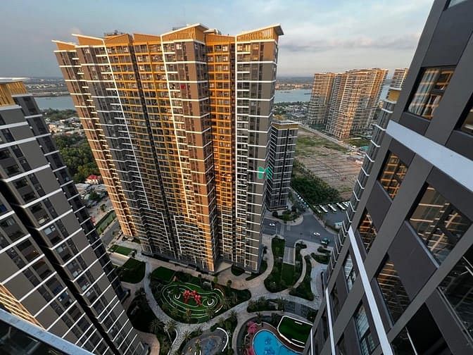 Hình ảnh ENGLISH BELOW. Cho thuê căn 2PN-2WC Beverly Solari tầng 36 view sông