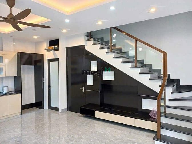 Hình ảnh Nhà 3 tầng lô góc full nội thất tiện ích bạt ngàn thiết kế hiện đại