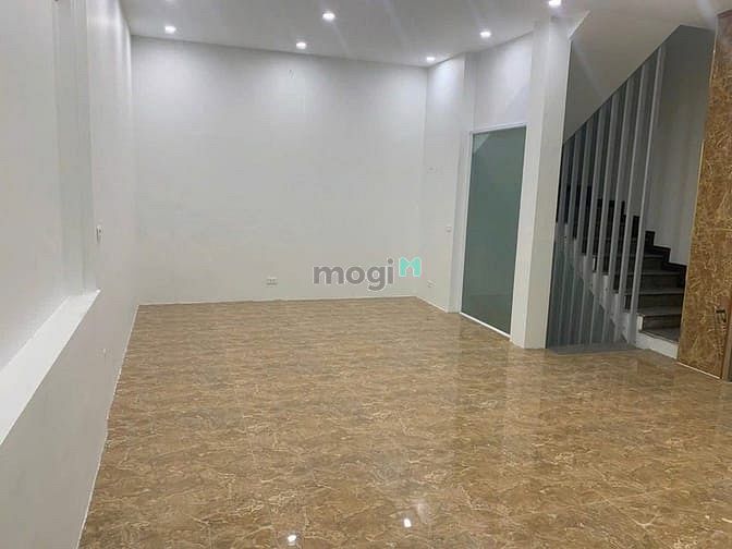 Hình ảnh Cho thuê mặt bằng Thái Hà- Đống Đa  thông sàn, thang máy, riêng biệt,