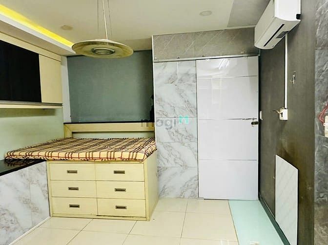 Hình ảnh Phòng Máy Lạnh ~16Mv, Tầng Lửng, khách Nữ