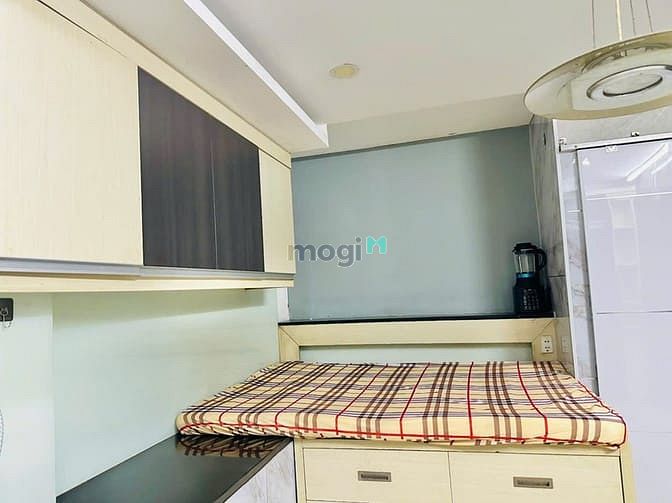 Hình ảnh Phòng Máy Lạnh ~16Mv, Tầng Lửng, khách Nữ