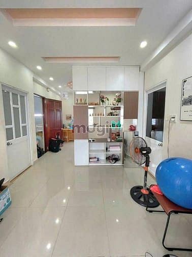 Hình ảnh Chung cư 10A Trần Nhật Duật, Tân Định, Q1: 75m2, 2pn, ban công 12tr5