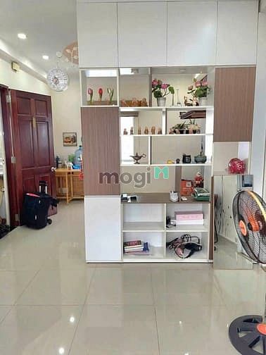 Hình ảnh Chung cư 10A Trần Nhật Duật, Tân Định, Q1: 75m2, 2pn, ban công 12tr5