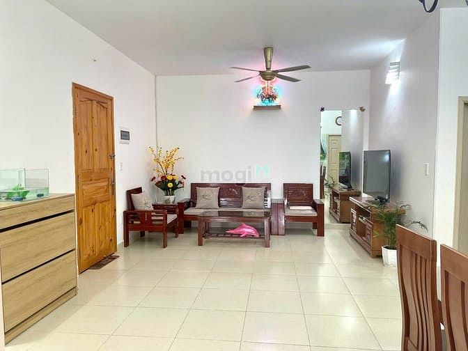 Hình ảnh Cần bán chung cư 2pn ngay amata có nội thất giá rẻ