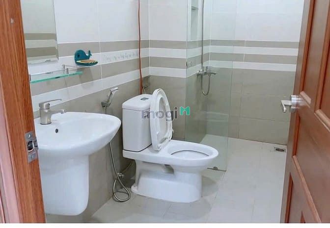 Hình ảnh Tôi cần cho thuê nhà nguyên căn 3 lầu KDC 13E Intresco đường 12m