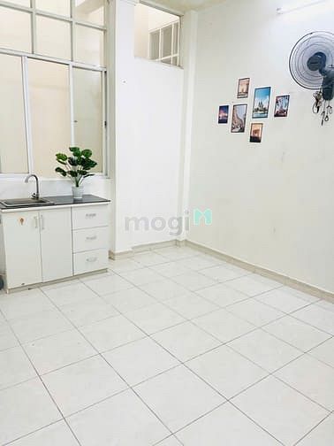Hình ảnh CHDV 30m2 cửa sổ lớn đường Sầm Sơn P4 Tân Bình chỉ 4 triệu 300k.