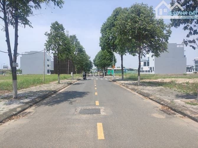 Hình ảnh Đất nền mặt tiền Lã Xuân Oai - Tọa độ vàng trung tâm.DT 100m2/3 tỷ.
