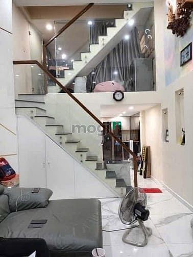 Hình ảnh Nhà 3 Tầng Phạm Văn Hai & Cách Mạng Tháng 8, Full nội thất