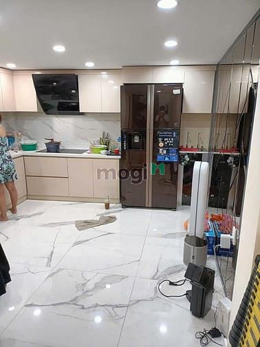 Hình ảnh Nhà 3 Tầng Phạm Văn Hai & Cách Mạng Tháng 8, Full nội thất