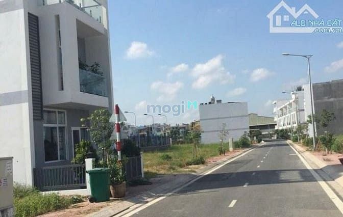 Hình ảnh Đất ngộp quận 9 ngay tuyến vành đai 3 , sổ hồng.DT 100m2/1 tỷ 350.