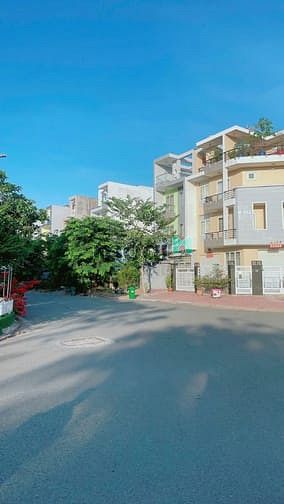 Hình ảnh Cần bán lô đất Biệt Thự nền Q-200m2 căn góc đường 12m KDC 13E Intresco