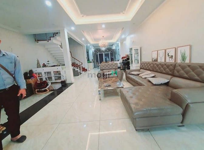 Hình ảnh Biệt thự cao cấp 3E/2 Phổ Quang – sát sân bay –DTSD: 300m2, full
