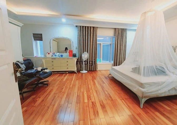 Hình ảnh Biệt thự cao cấp 3E/2 Phổ Quang – sát sân bay –DTSD: 300m2, full