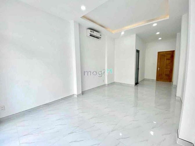Hình ảnh Mặt Tiền Minh Phụng Hàn Hải Nguyên Q11 ( 3.3 * 16 ) 3 Lầu 12.2 Tỷ