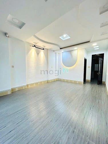 Hình ảnh Cho thuê nhà 300C Đường 3/2, Phường 12, Quận 10