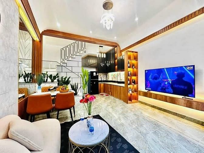 Hình ảnh Bán nhà ngay Võ Văn Tần, Q3. Giá: 3tỷ 290tr, sổ hồng riêng, kinh doan