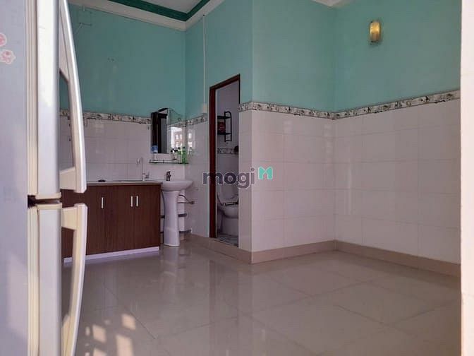 Hình ảnh Phòng BC, Cửa Sổ Lớn, Thoáng Mát, Ngay Trục Lớn Trường Chinh, An Ninh