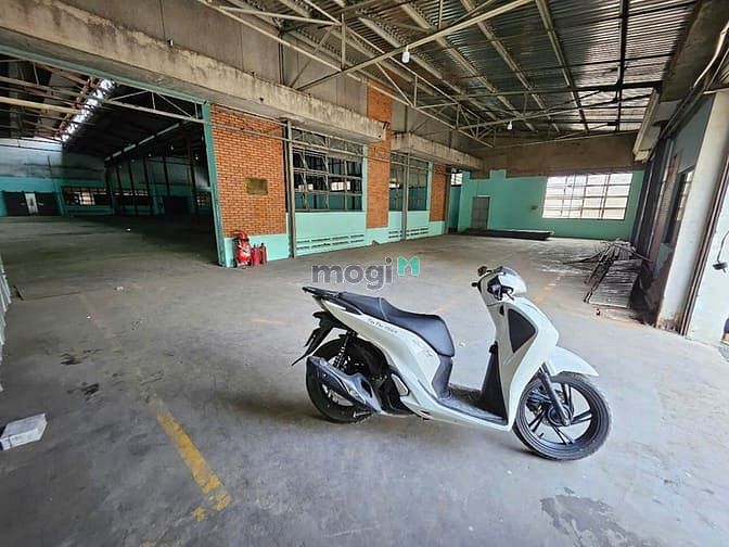 Hình ảnh Cho thuê Kho mặt tiền Phan Văn Trị P11,500-1600m2,trần 8 -10m, 100k/m2