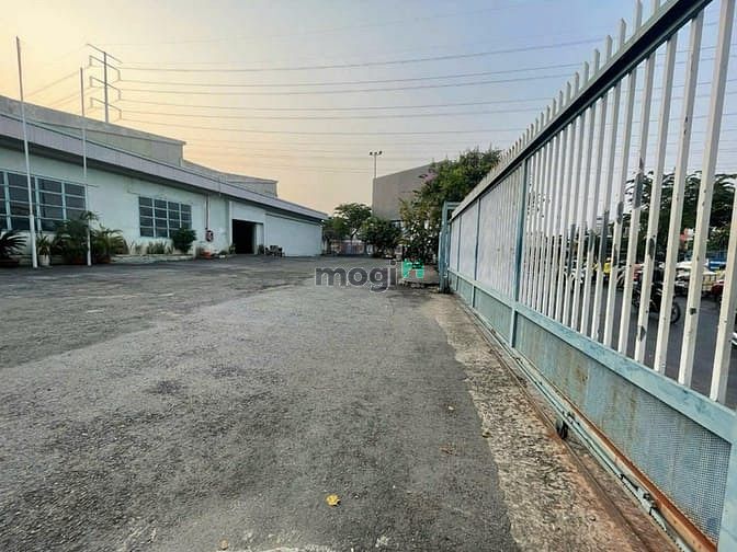 Hình ảnh Cho thuê Kho mặt tiền Phan Văn Trị P11,500-1600m2,trần 8 -10m, 100k/m2